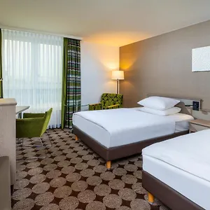 Mövenpick Airport Hotell